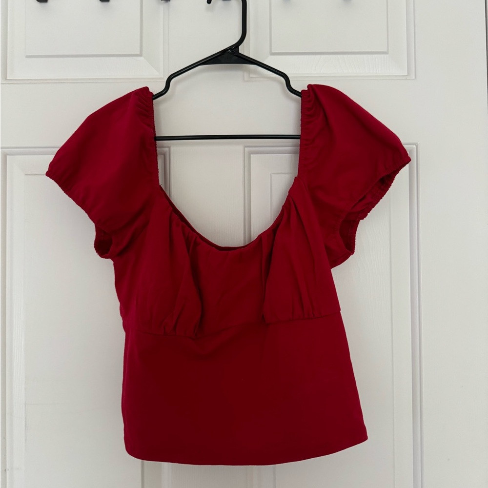 Red Hollister Crop